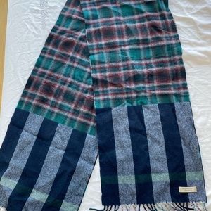 Burberry wool scarf